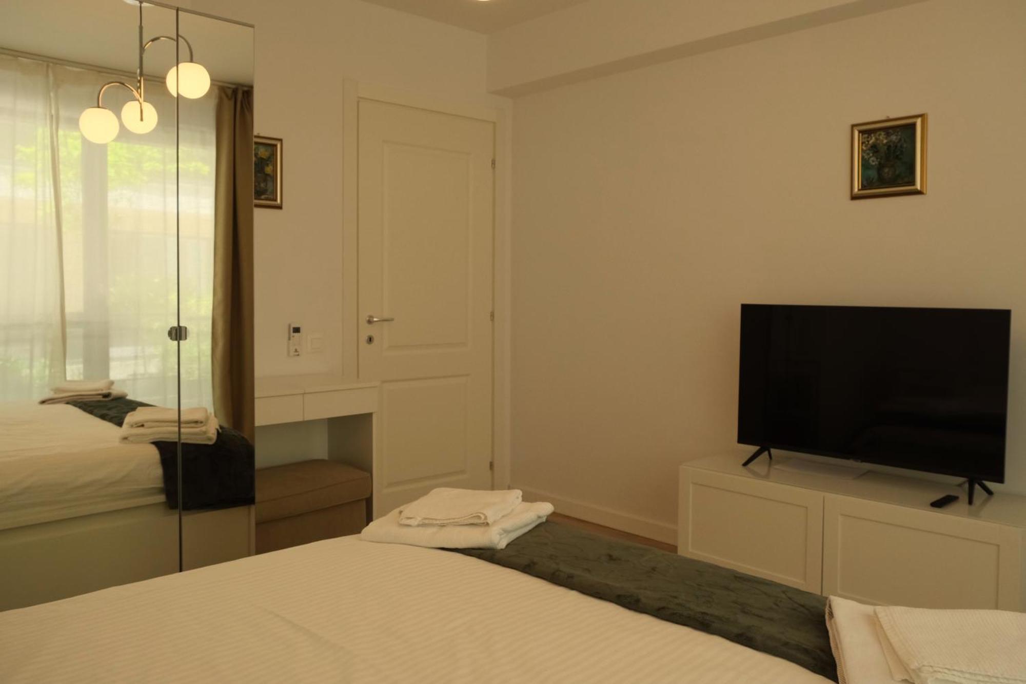 Bucharest Booking Apartments-Self Check-In ภายนอก รูปภาพ